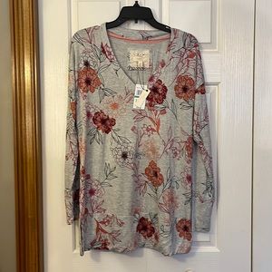 Cupio Blush women’s size large tunic. NWT